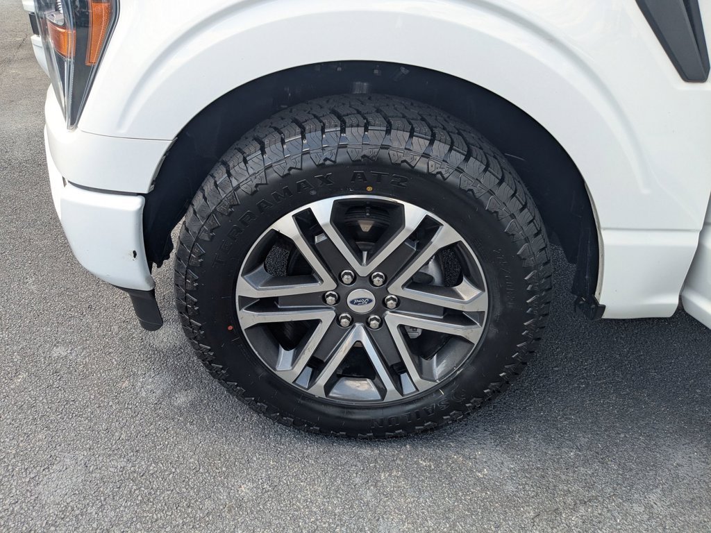 Used 2023  Ford XL 2WD SuperCrew 5.5