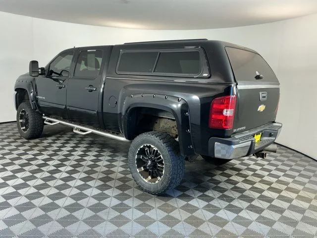 Used 2009 Black Chevrolet Work Truck image 5
