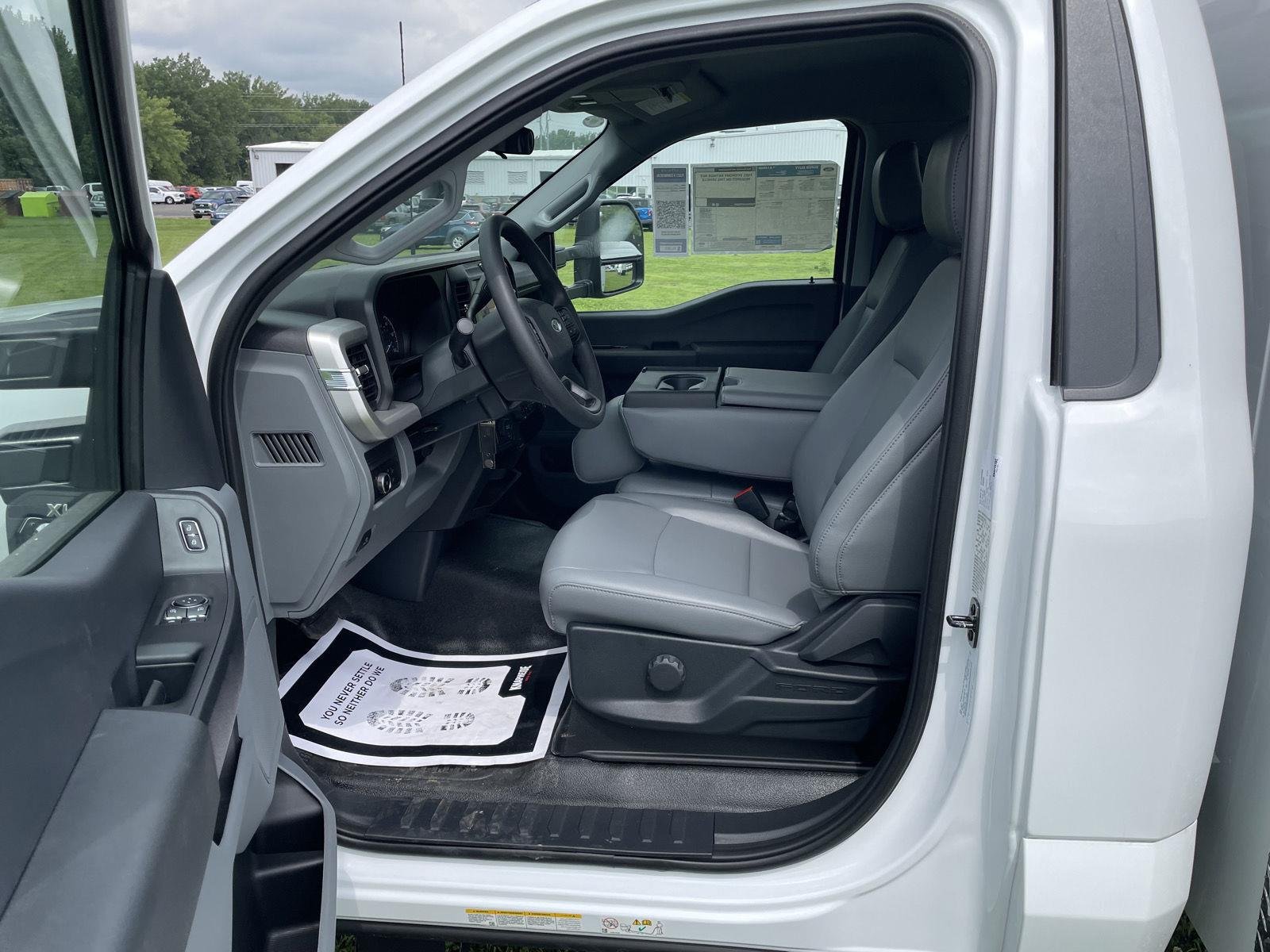 New 2026 Oxford White Ford F-450® XL image 13