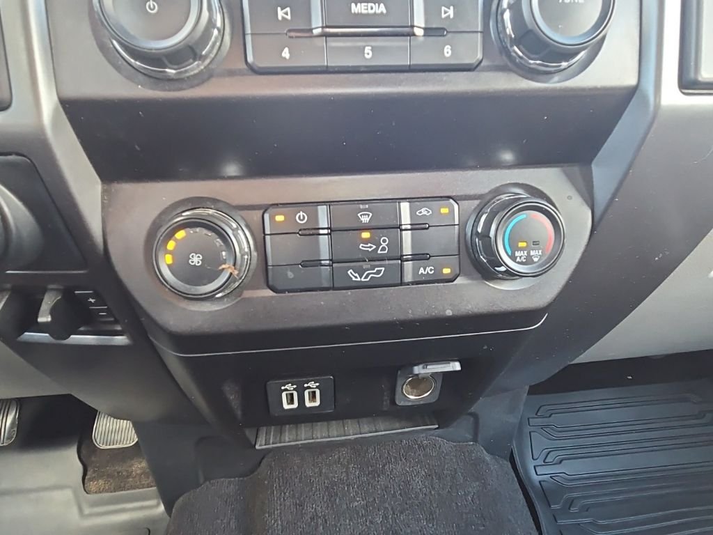 Used 2020 White Ford XLT image 40