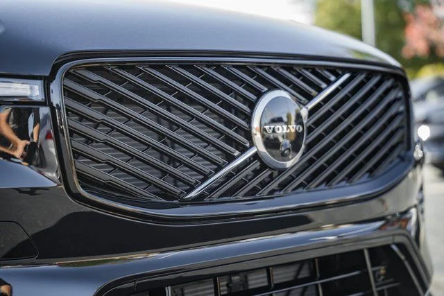 2026 Volvo XC60 Plus - Photo 11