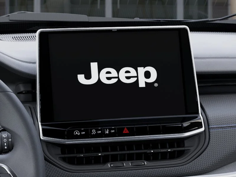 New 2026 Diamond Black Crystal Pearlcoat Jeep Latitude Altitude image 44
