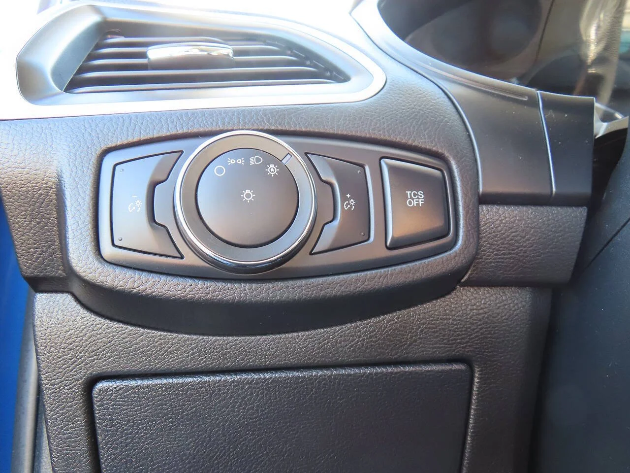 Used 2022 Atlas Blue Ford SEL AWD 4dr Crossover image 13