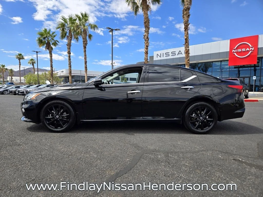 Certified Used 2021 Black Nissan 2.5 Platinum image 3