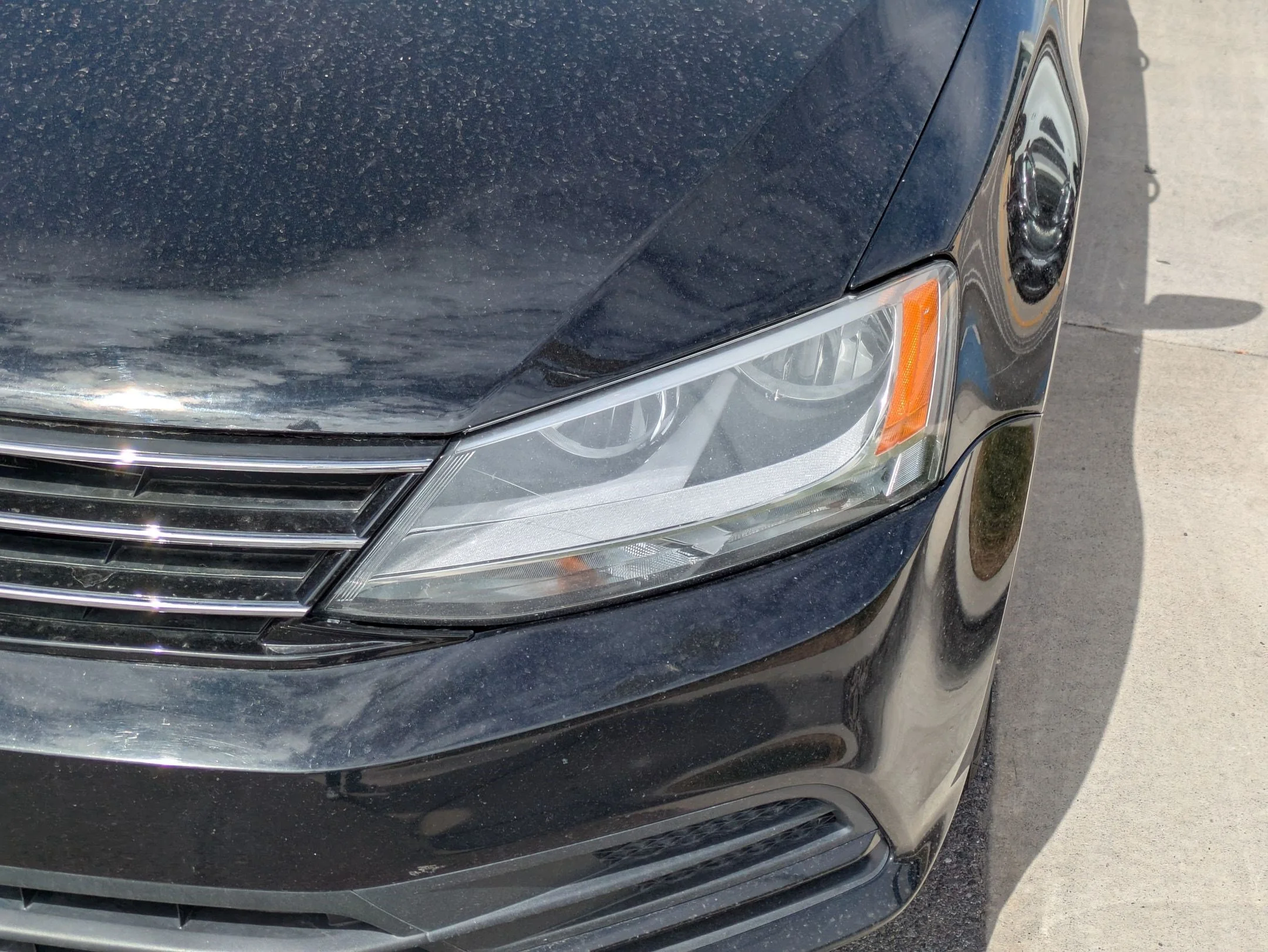 Used 2015 Black Volkswagen 2.0L Base image 9