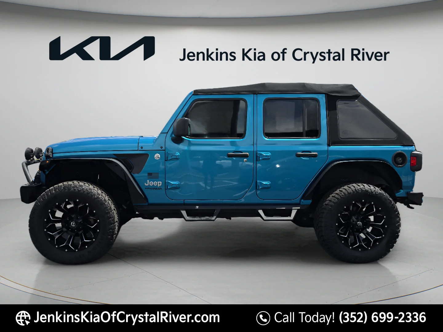 Used 2020 Bikini Pearlcoat Jeep Freedom image 9