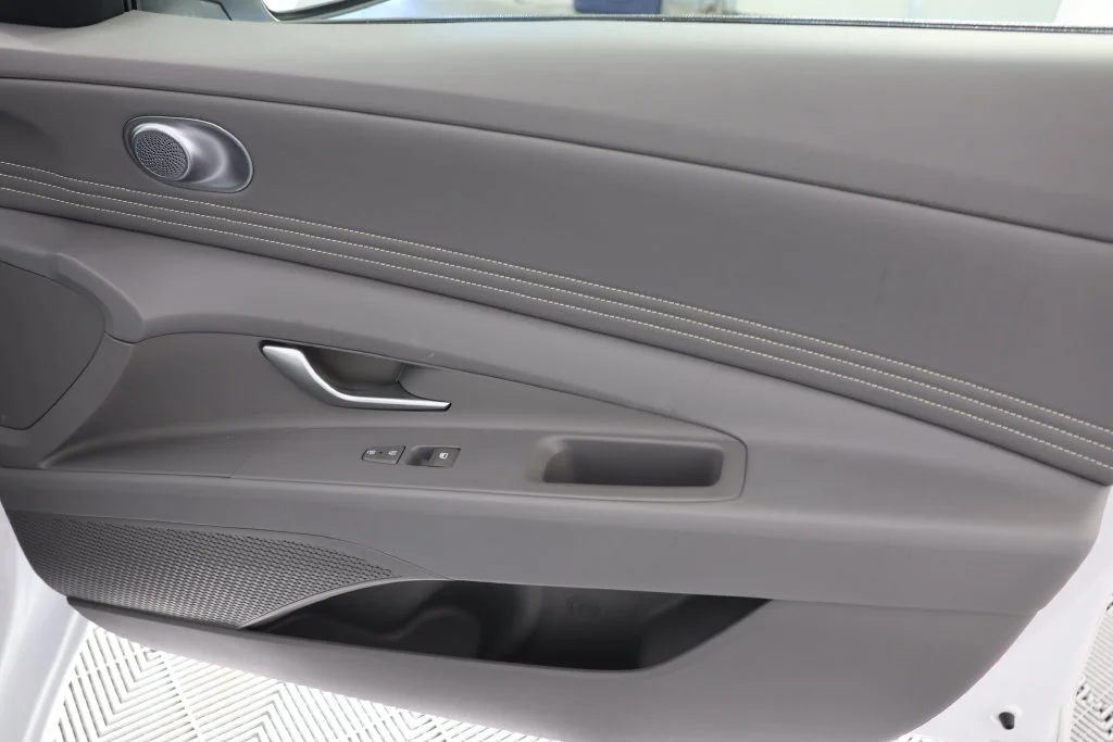 Certified Used 2025 White Hyundai SEL Convenience image 28