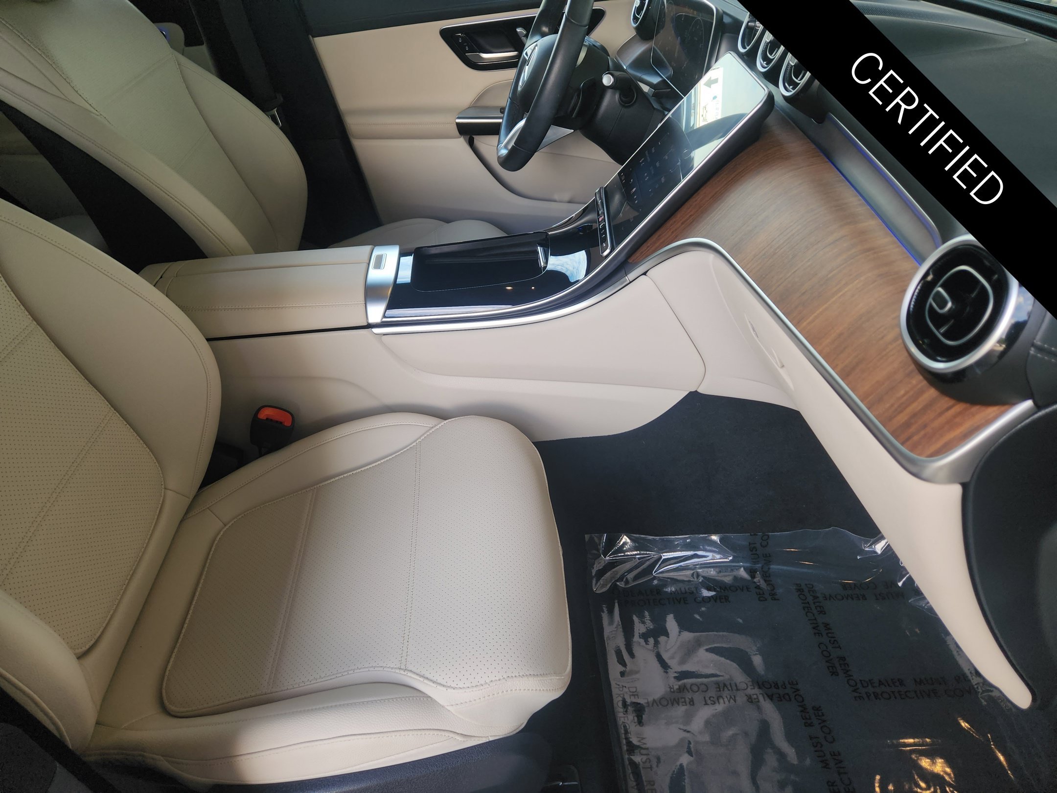 Certified Used 2024 Black Mercedes-Benz GLC 300 image 3