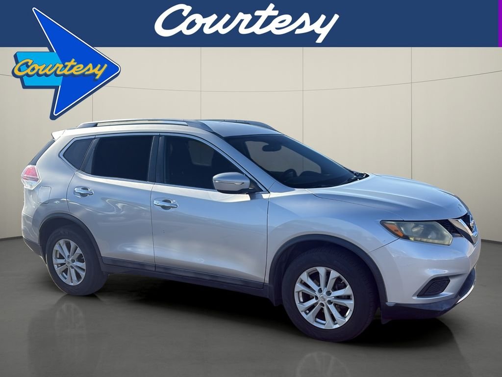 Used 2014 Silver Nissan SV image 1