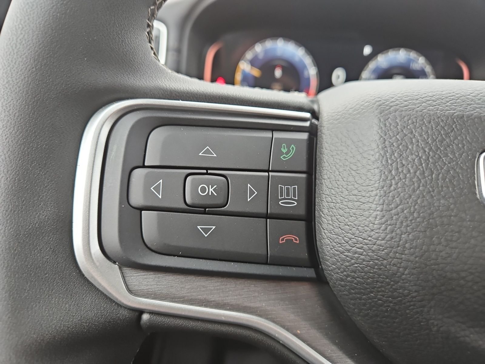 New 2026 Silver-Zynith Exterior Paint Jeep Limited Altitude image 25