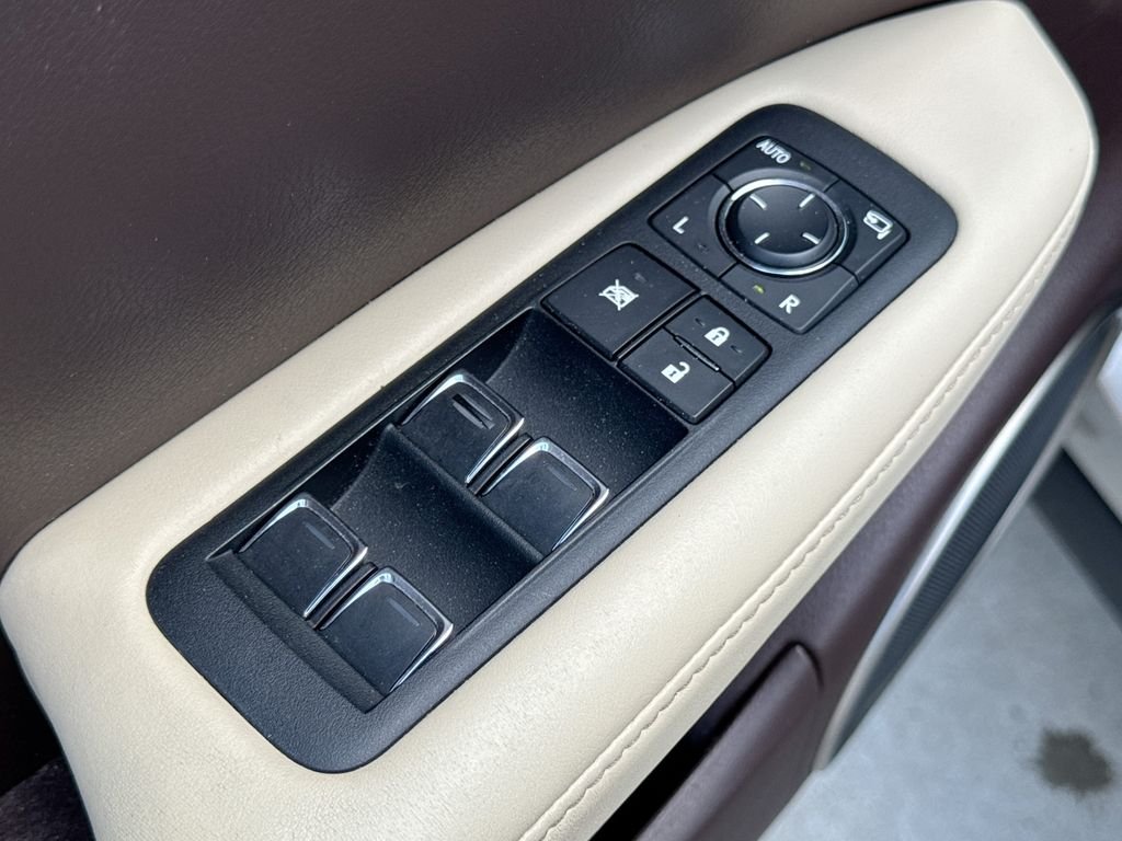 Used 2016 Beige Lexus 350 image 14