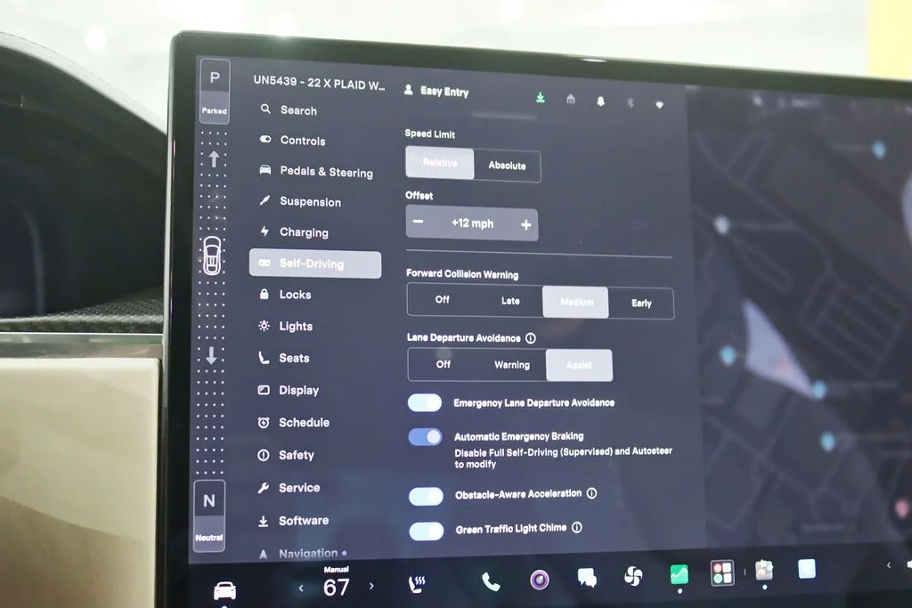 Used 2022  Tesla Plaid image 24