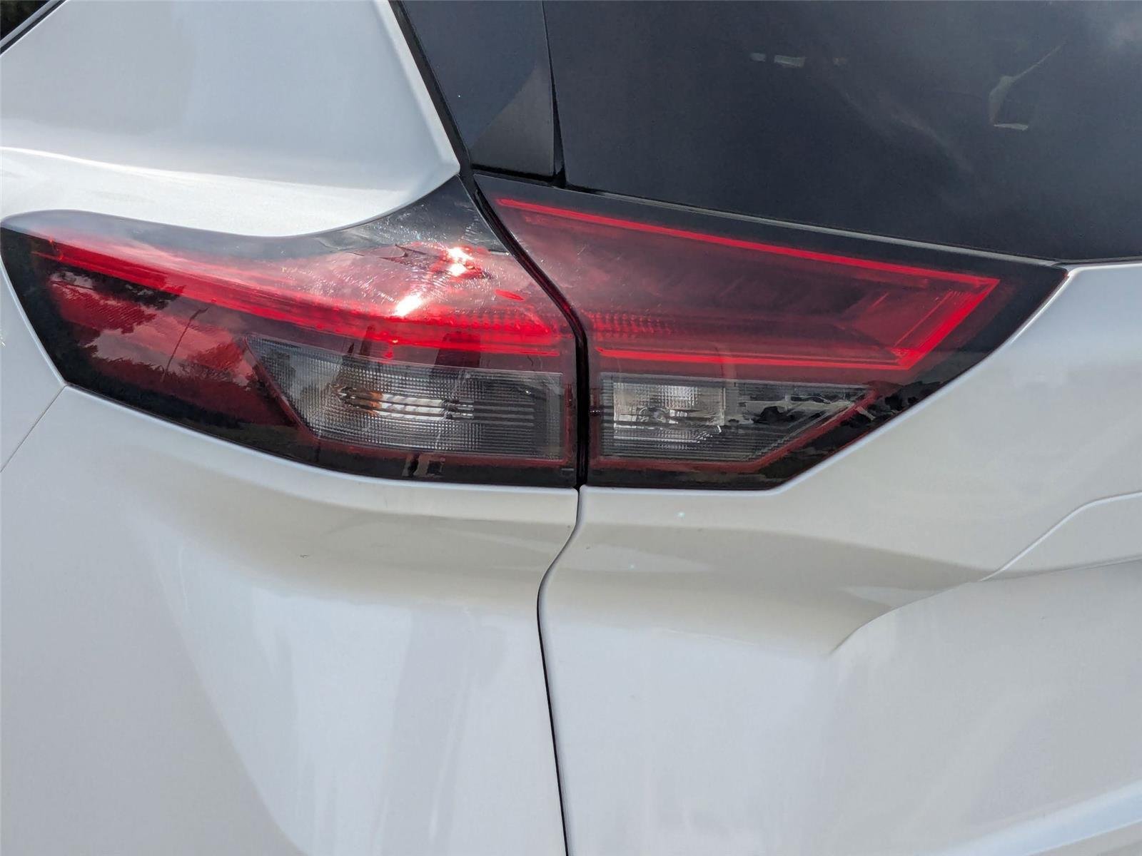 Used 2024 Everest White Pearl Nissan SV image 15