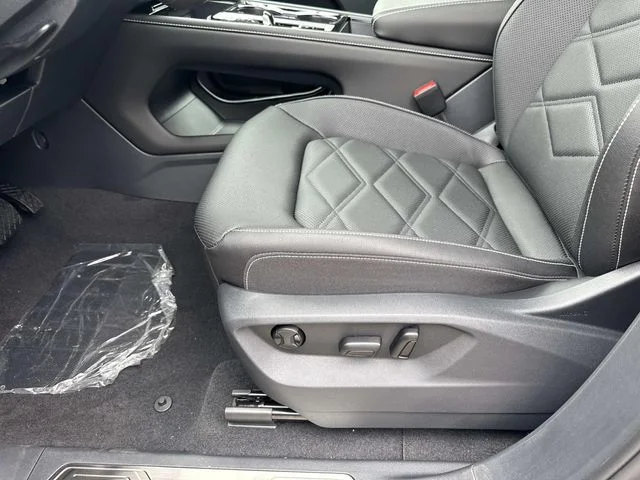 New 2026 Gray Volkswagen 2.0T SE w/Technology image 15