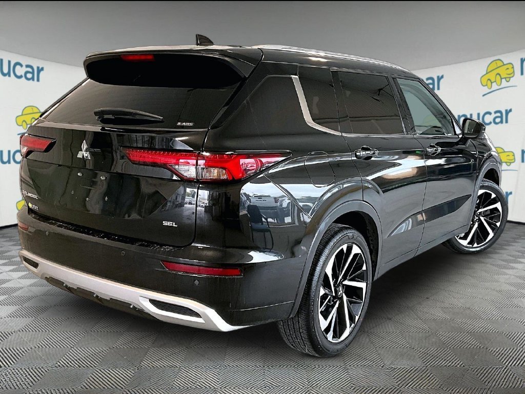 Used 2022 Black Mitsubishi SEL image 6