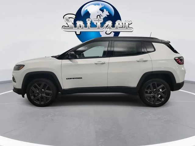 New 2026 Bright White Clear-Coat Exterior Paint Jeep Limited image 6