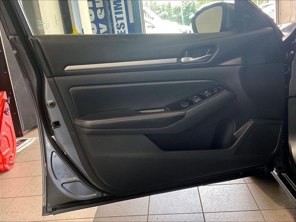 Certified Used 2023 Gray Nissan 2.5 SV image 9