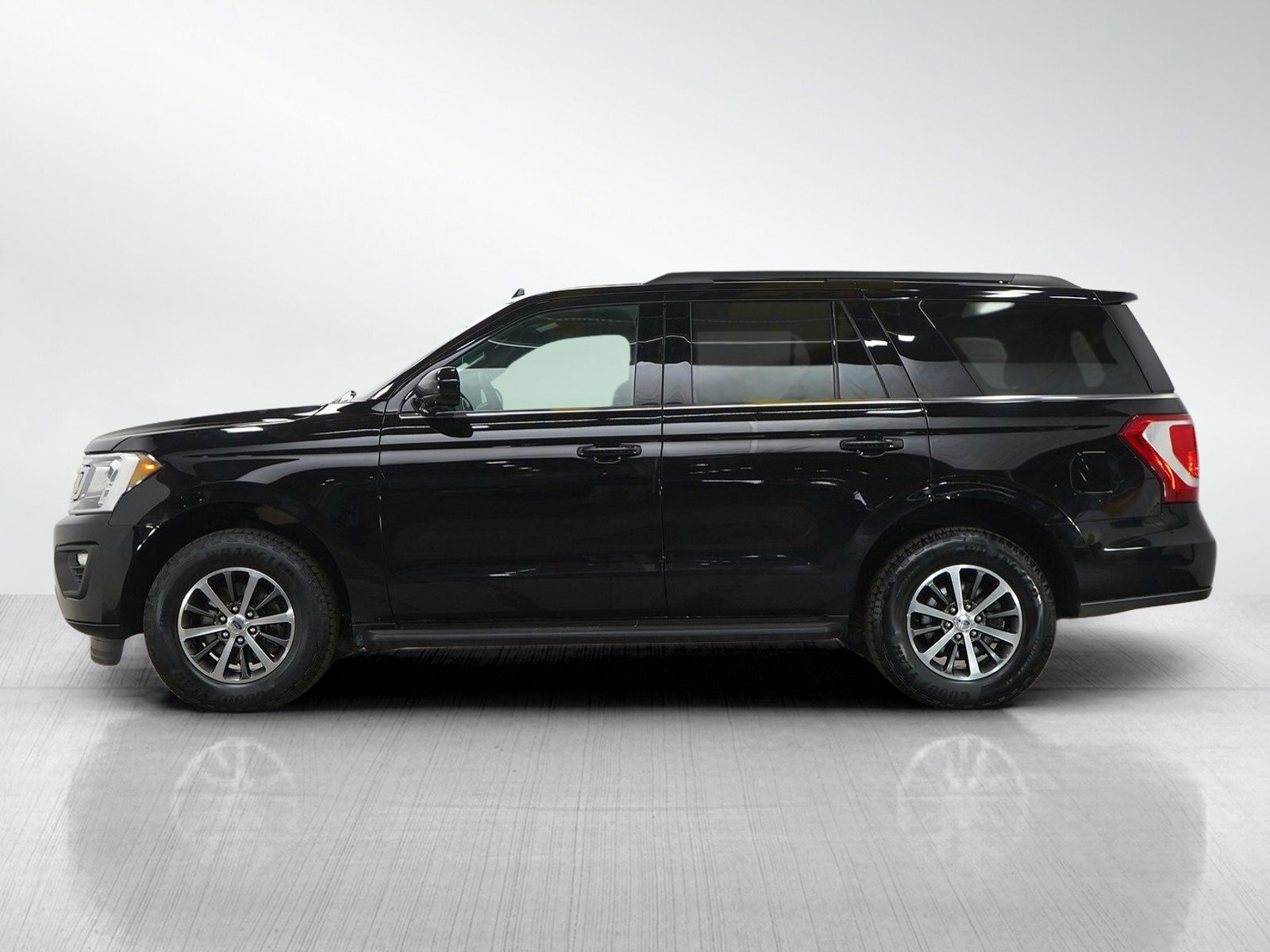 Used 2021 Ford Expedition XLT with VIN 1FMJU1JT4MEA76056 for sale in Burnsville, Minnesota