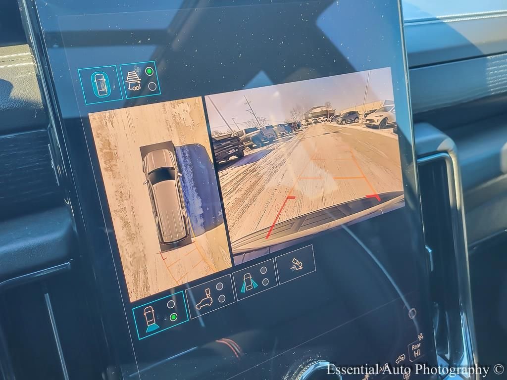 2025 GMC YUKON XL - Image 17