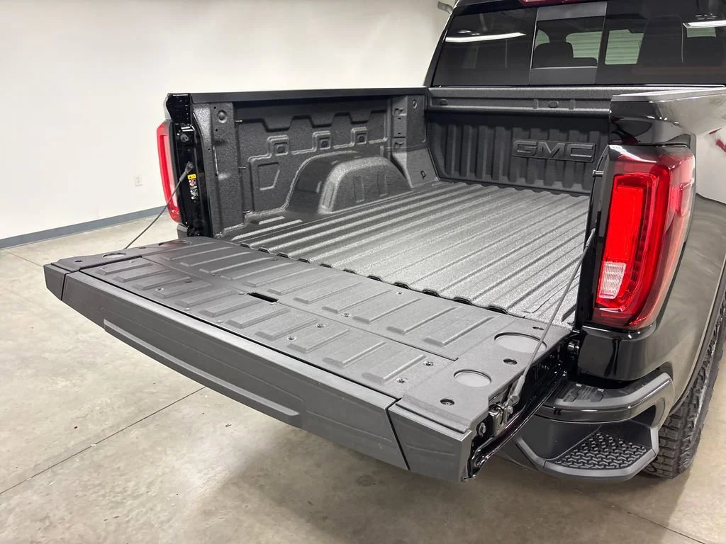 2026 GMC Sierra 1500 AT4X - Photo 18