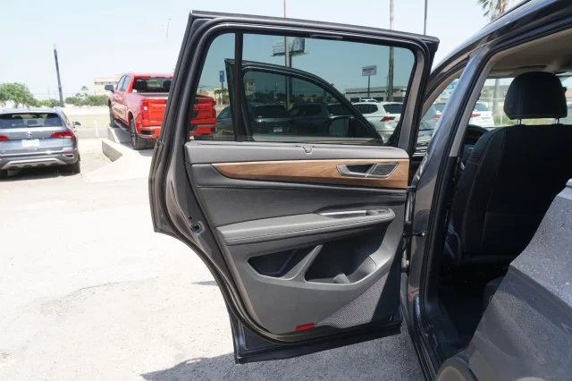 2024 Volkswagen Atlas SE w/Tech - Photo 17