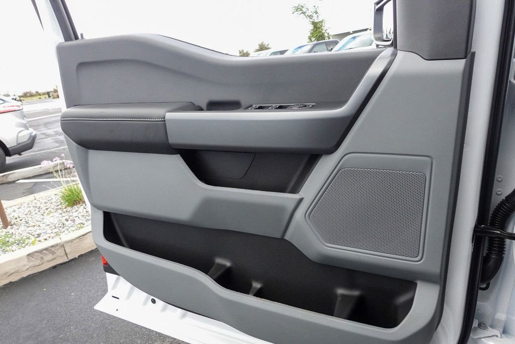New 2026 Oxford White Ford F-250® XLT image 18