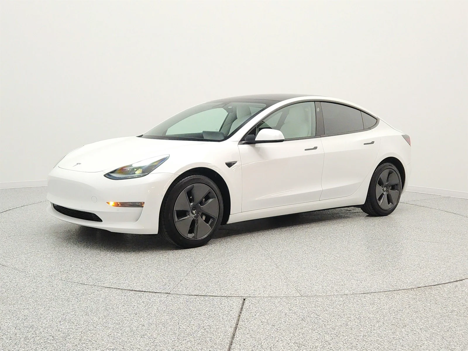 Used 2021 Pearl White Multi-Coat Tesla Standard Range Plus RWD image 1
