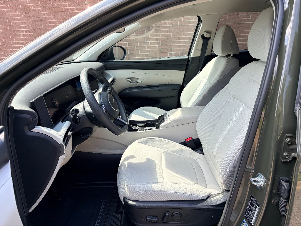 Certified Used 2025 Rockwood Green Hyundai SEL image 11