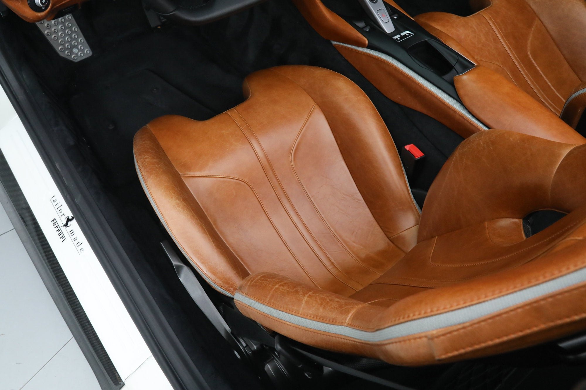 Certified Used 2022 Bianco Fuji Ferrari  image 31