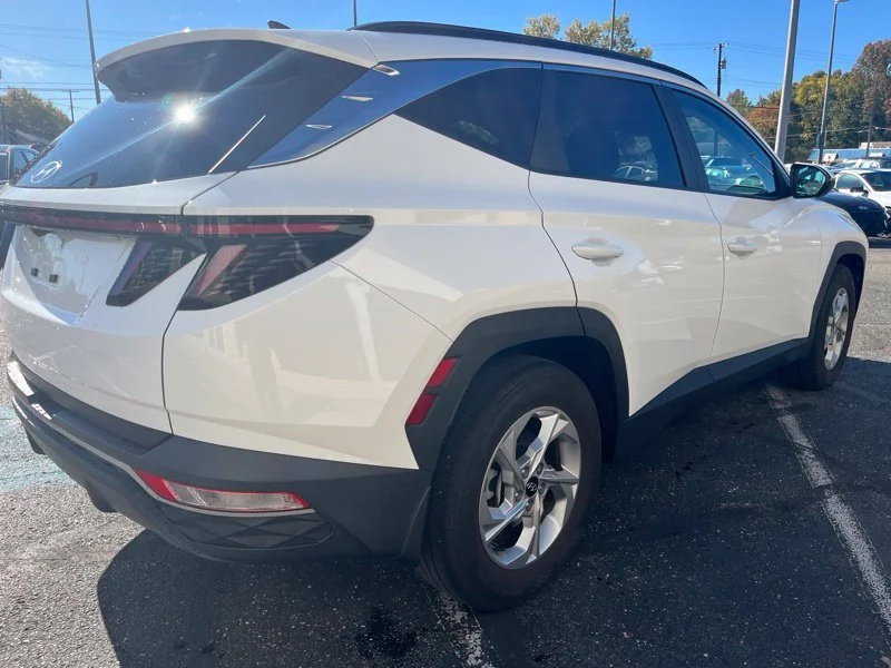 Used 2023 White Hyundai SEL image 5