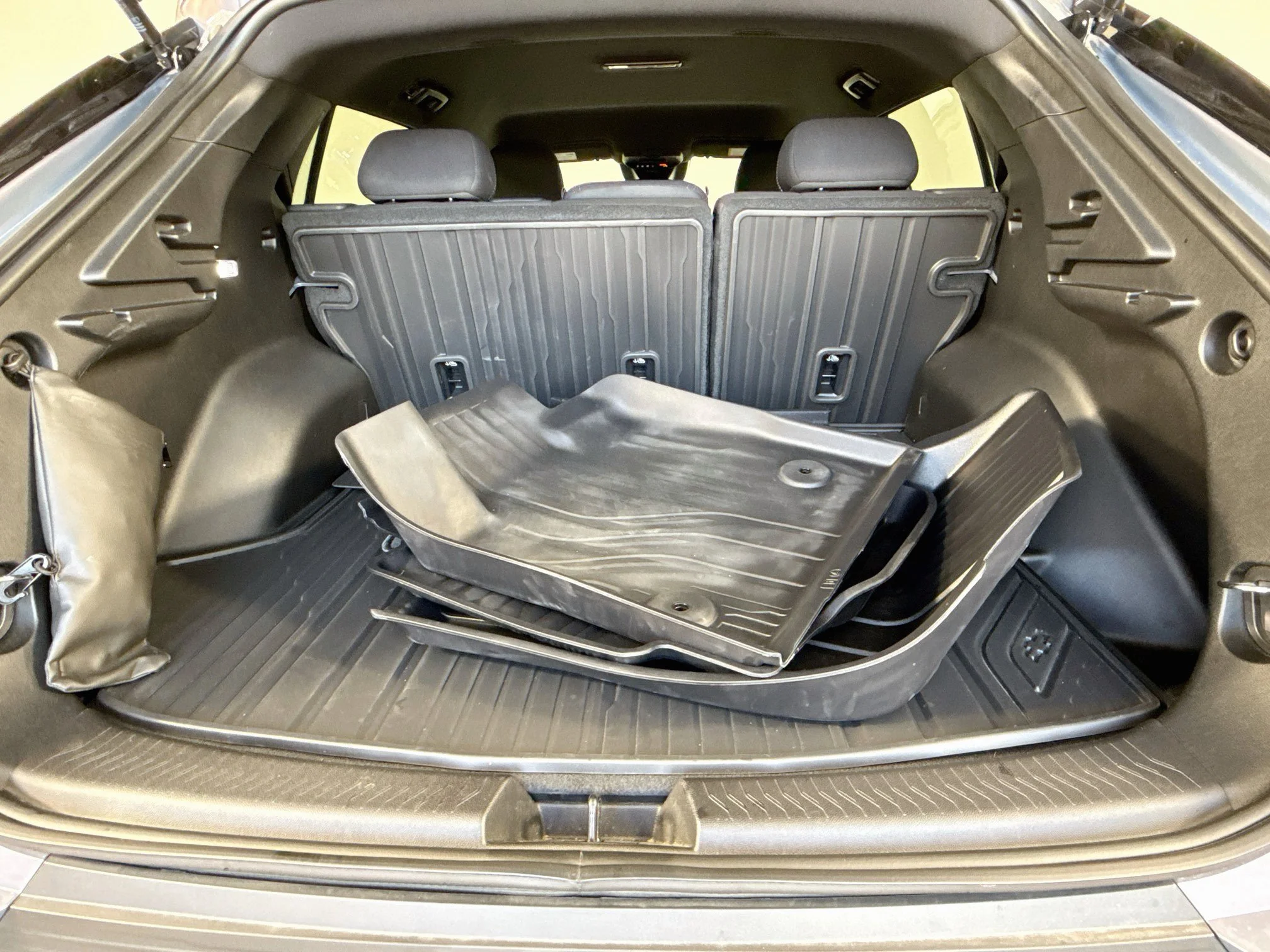 Used 2026 Galaxy Gray Metallic Chevrolet LT image 28