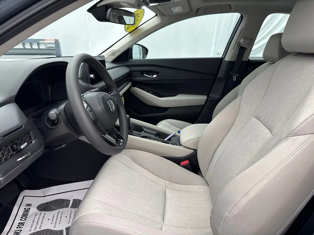 New 2026 Meteorite Gray Metallic Honda SE image 16