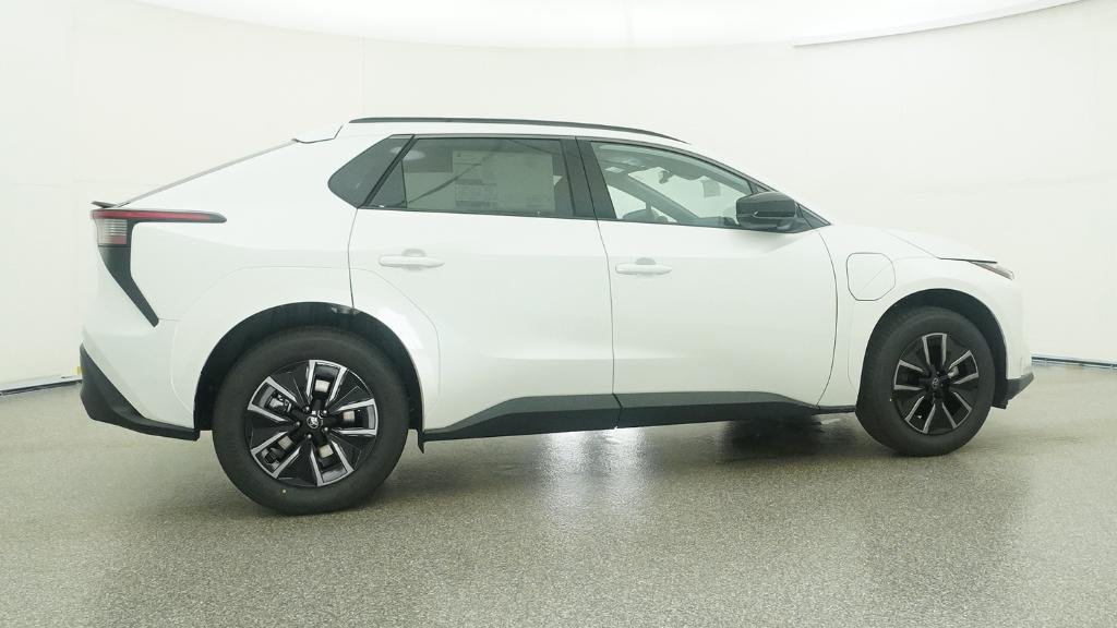 New 2026 Wind Chill Pearl Toyota XLE image 11