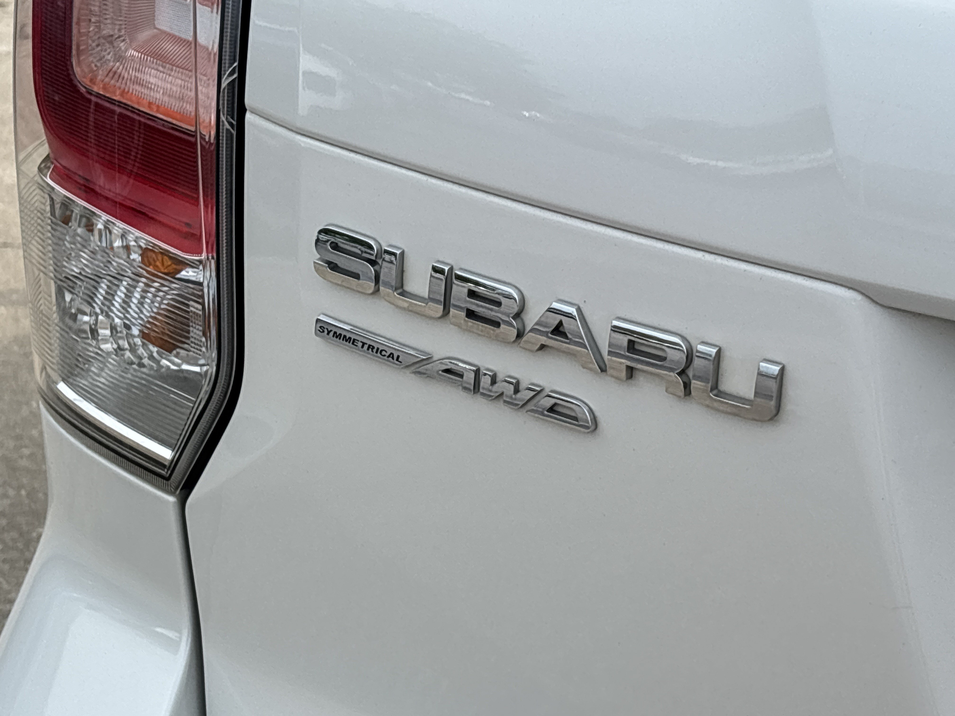 Used 2017 Crystal White Pearl Subaru 2.5i Premium AWD image 7