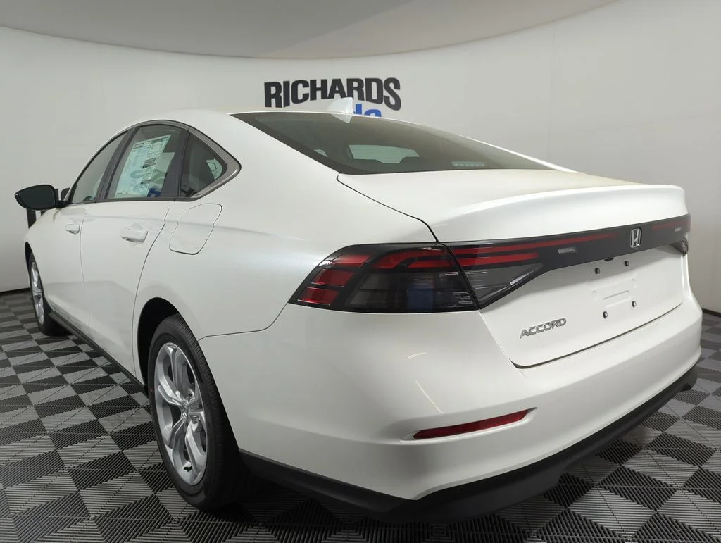 New 2026 Platinum White Pearl Honda LX image 3