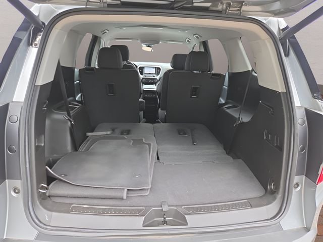 Used 2023 Sterling Metallic GMC SLE image 36