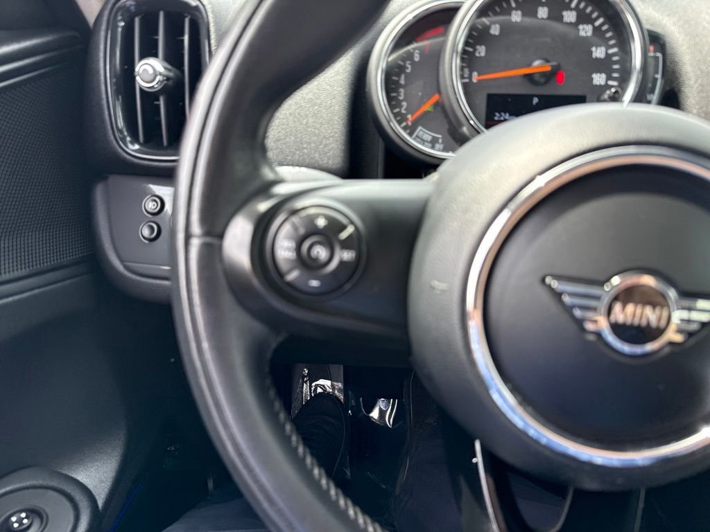 Used 2019 Light White MINI Classic image 20