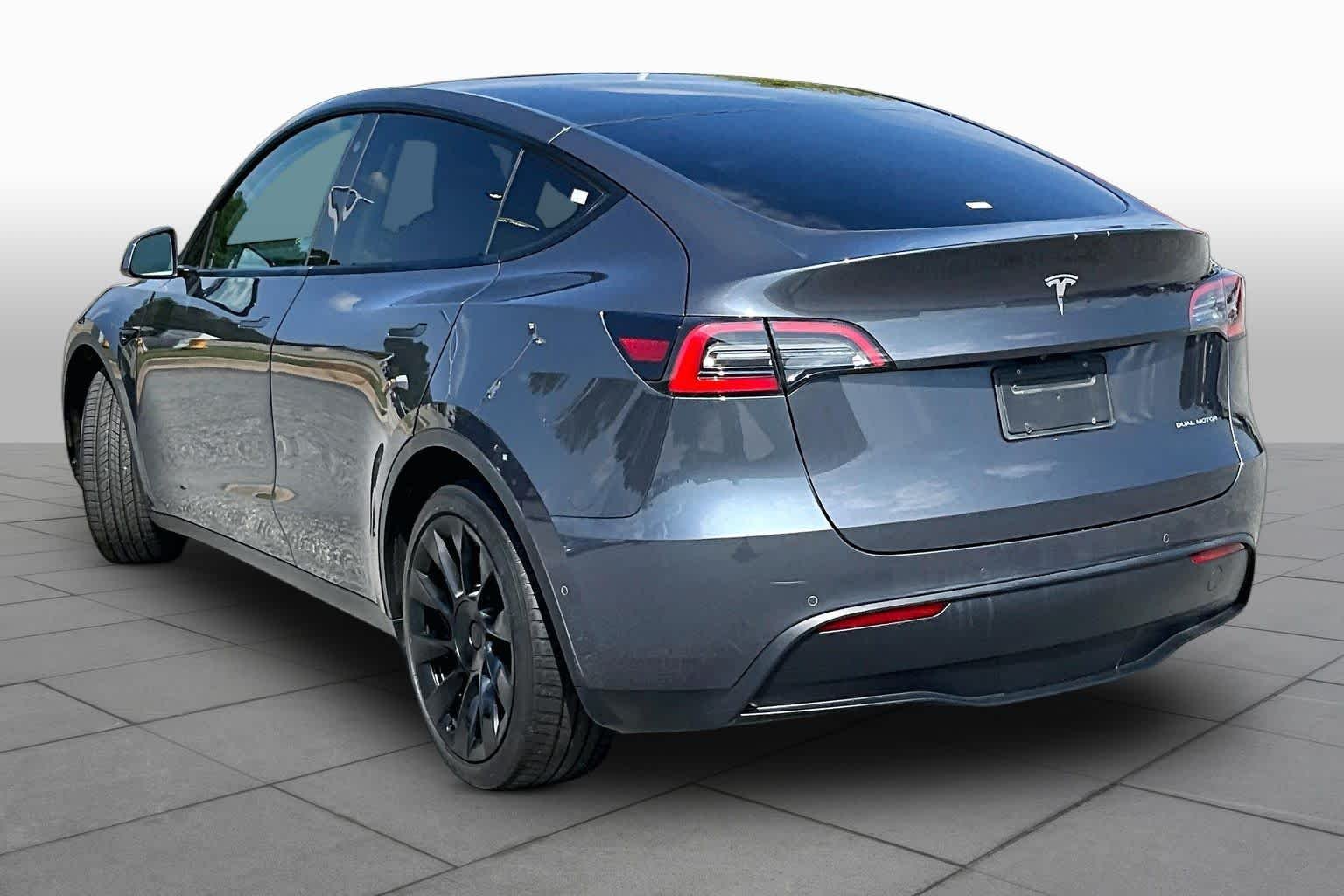Used 2021 Midnight Silver Metallic Tesla Long Range image 10