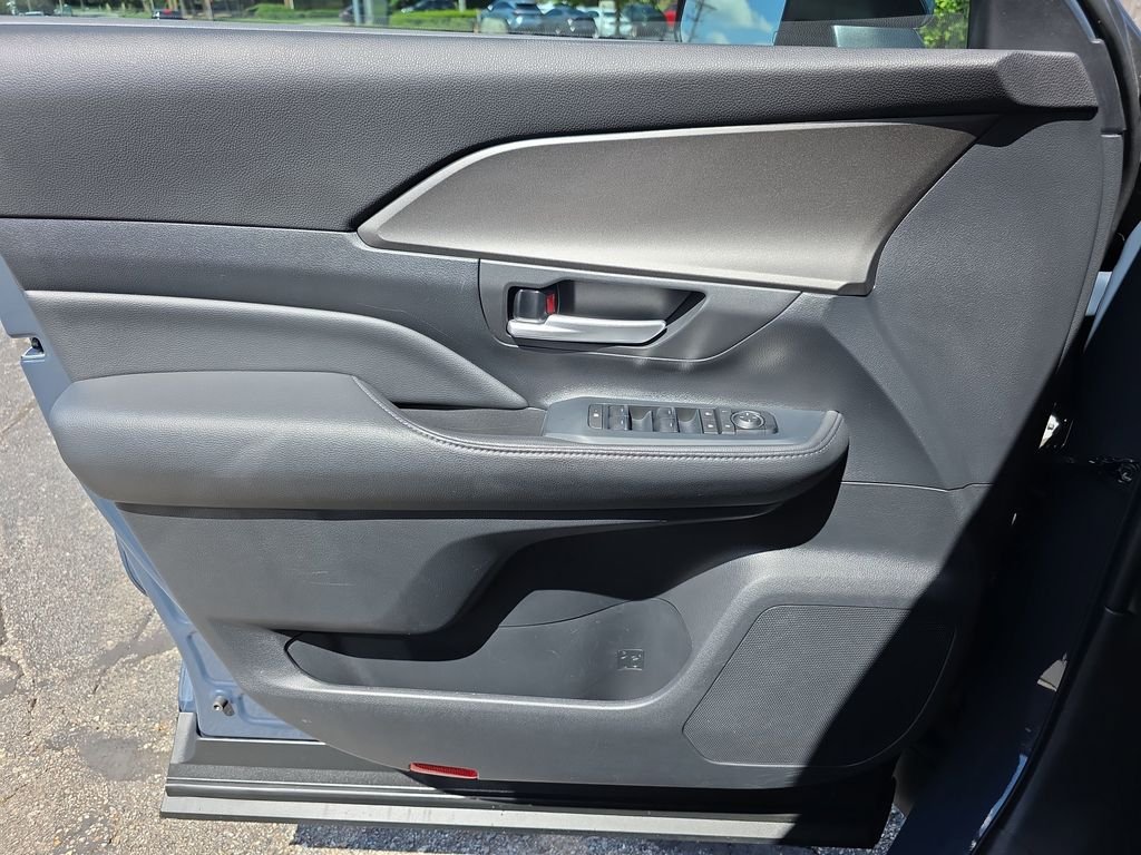 Used 2024 White Toyota XLE image 18