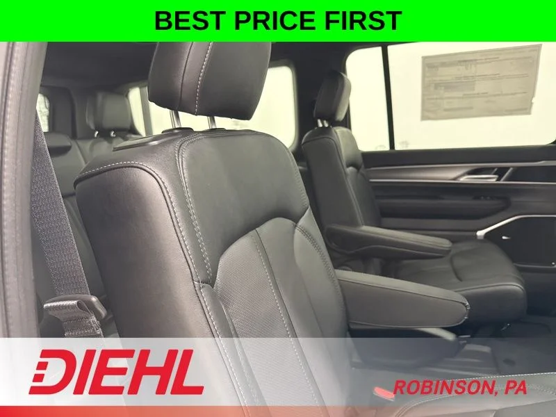 New 2026 Bright White Clear-Coat Exterior Paint Jeep Limited Altitude image 14