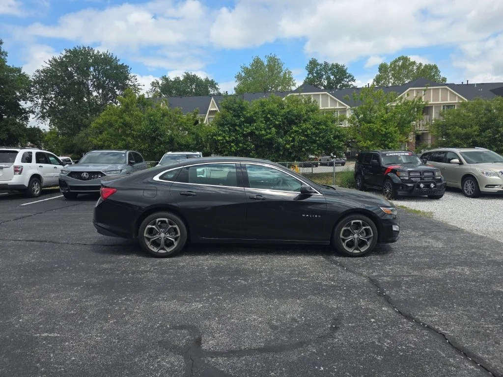 Used 2023 Mosaic Black Metallic Chevrolet LT image 4