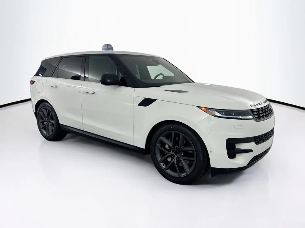 New 2026 Fuji White Land Rover SE image 3