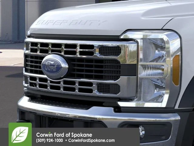 2025 Ford F-600 Super Duty Chassis Cab XL - Photo 17