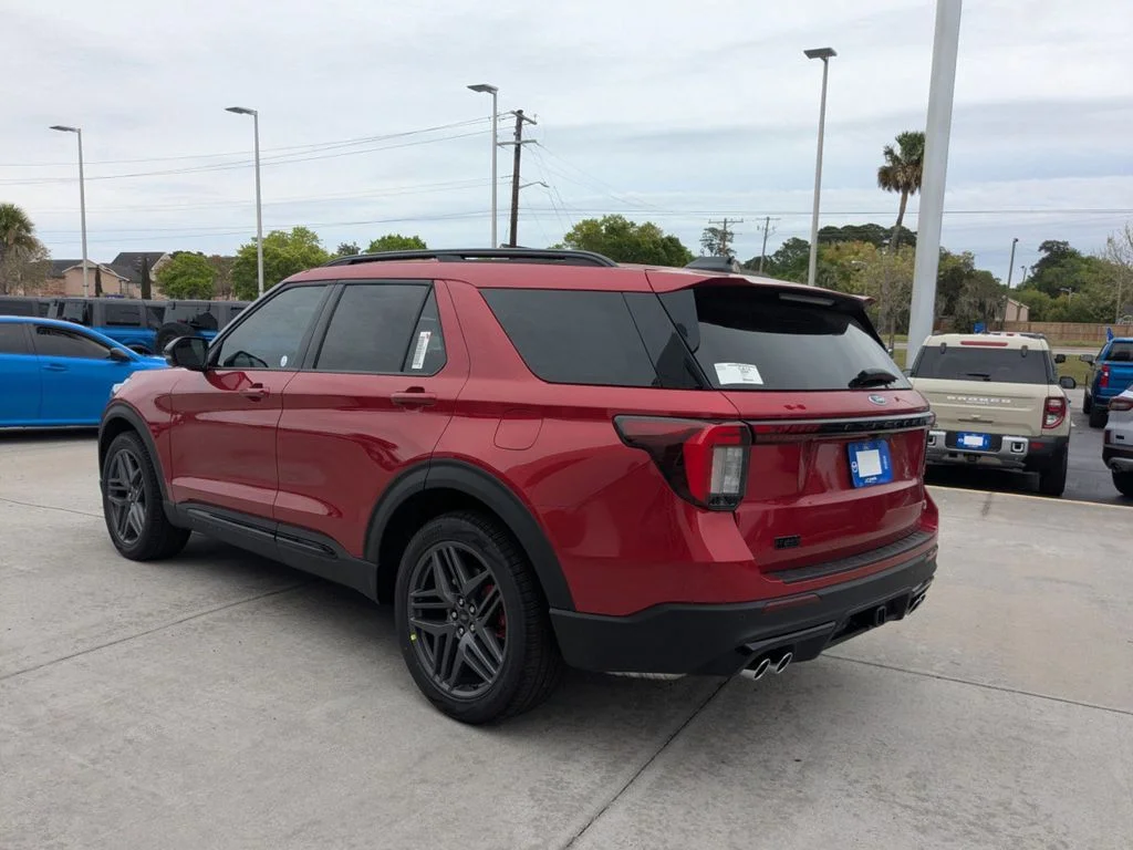 New 2026 Rapid Red Metallic Tinted Clearcoat Ford ST image 6