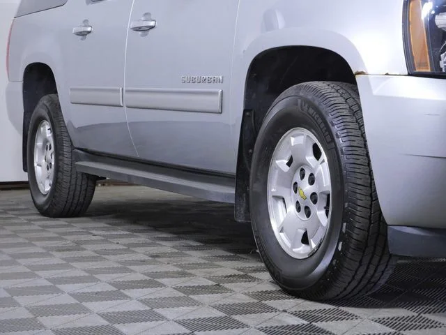 Used 2013 Silver Chevrolet LT image 2