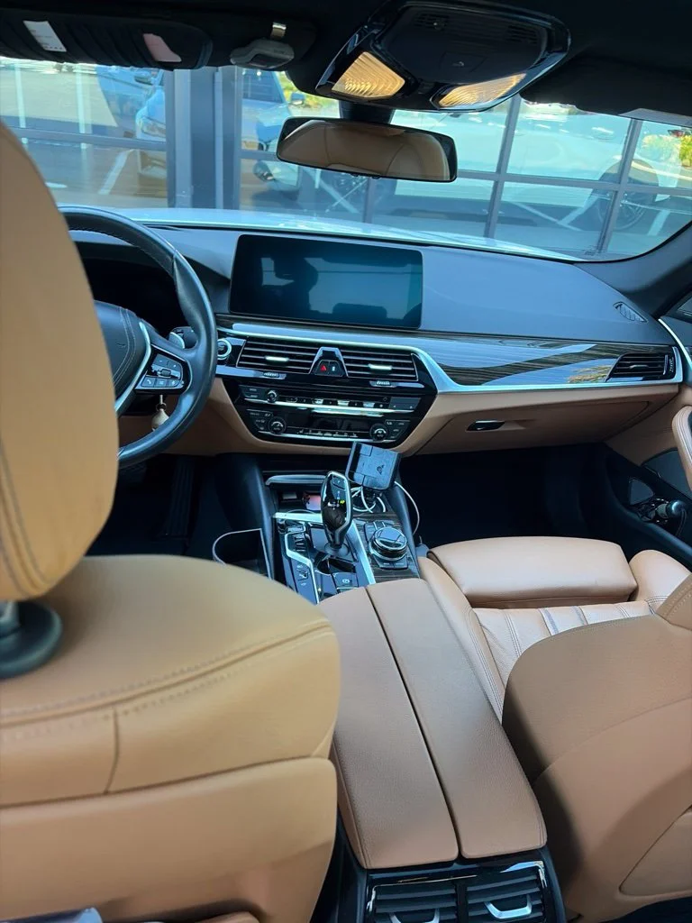 Used 2021 White BMW 530e iPerformance image 8