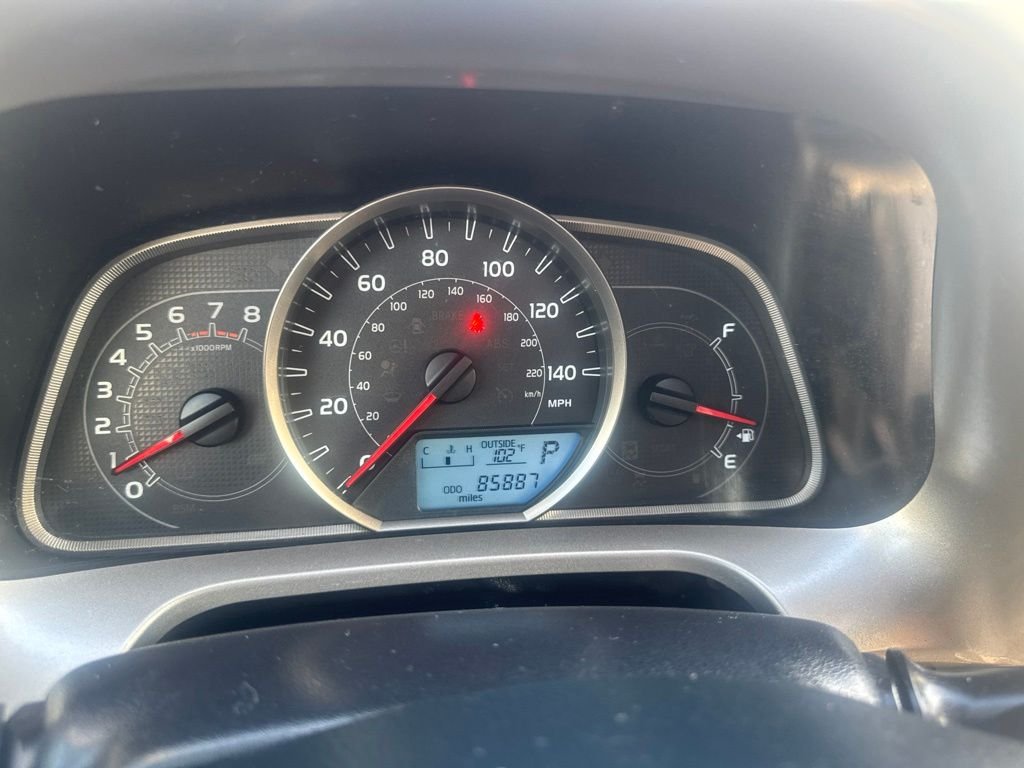 Used 2013 Blue Toyota LE image 10