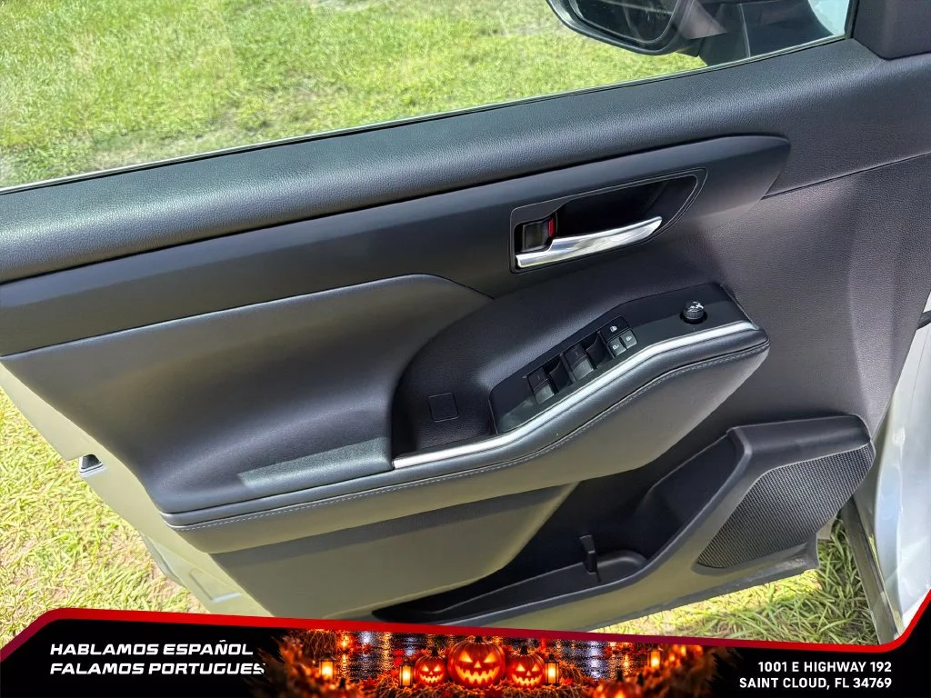 Used 2022 Silver Toyota XLE image 13