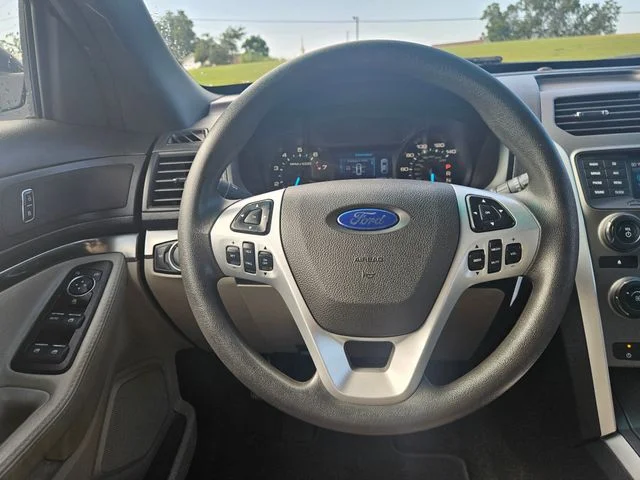 Used 2015 White Ford Base image 14