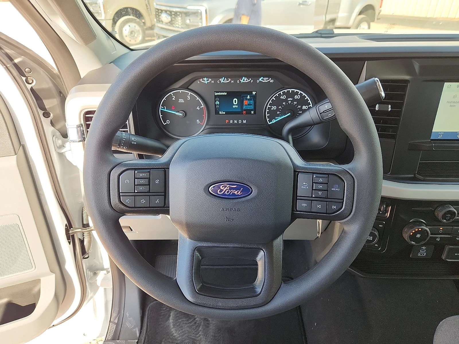 New 2027 Oxford White Ford XLT image 21
